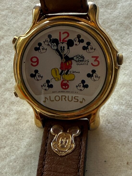 Lorus Walt Disney MUSICAL Mickey Mouse Quartz Unisex Watch V422-0010 Plays Songs main image 9